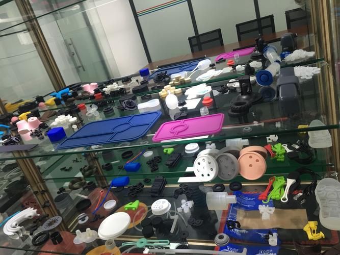 张满,公司经营范围包括:研发及产销:橡塑制品,
